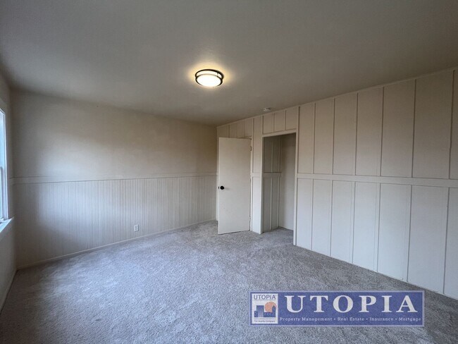 Building Photo - 204 Hollister Ave