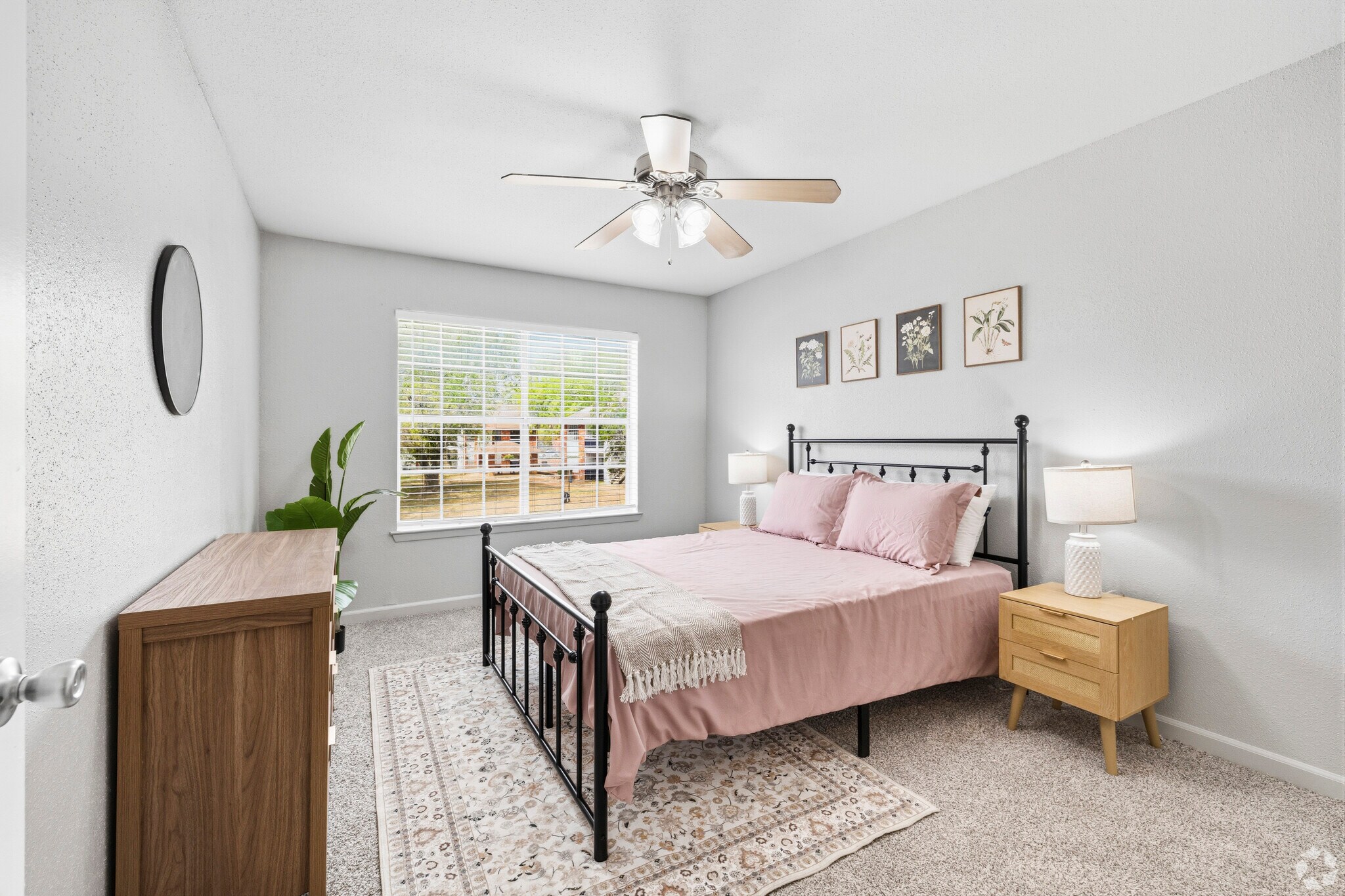 Building Photo - 1805 Aquarena Springs Dr