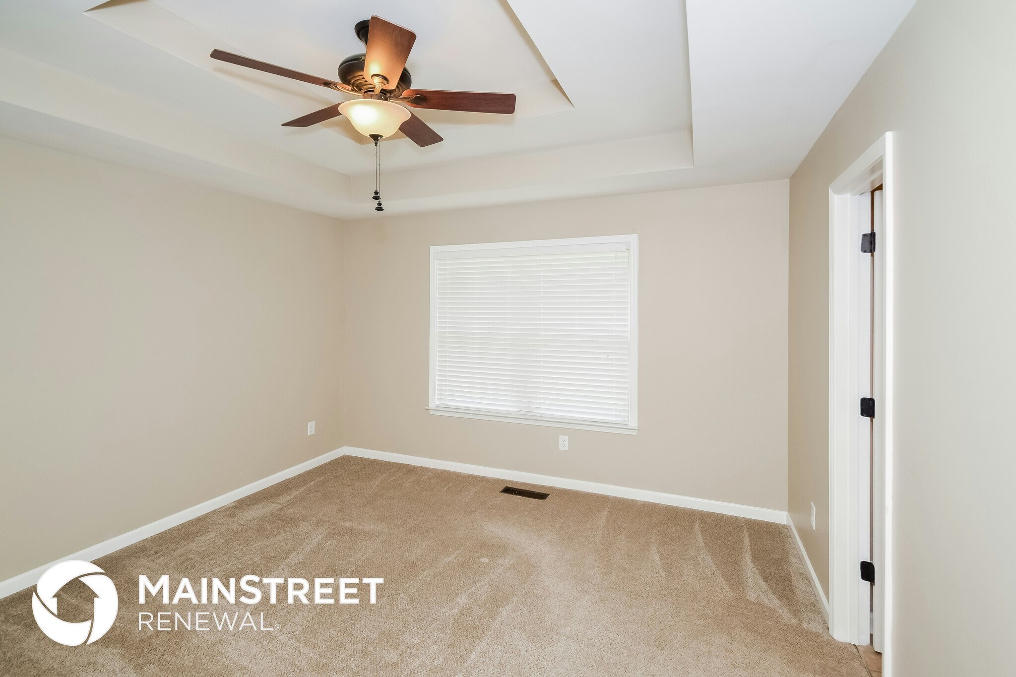 Building Photo - 695 Starlite Dr