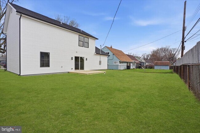 Building Photo - 84 Ice Pond Rd