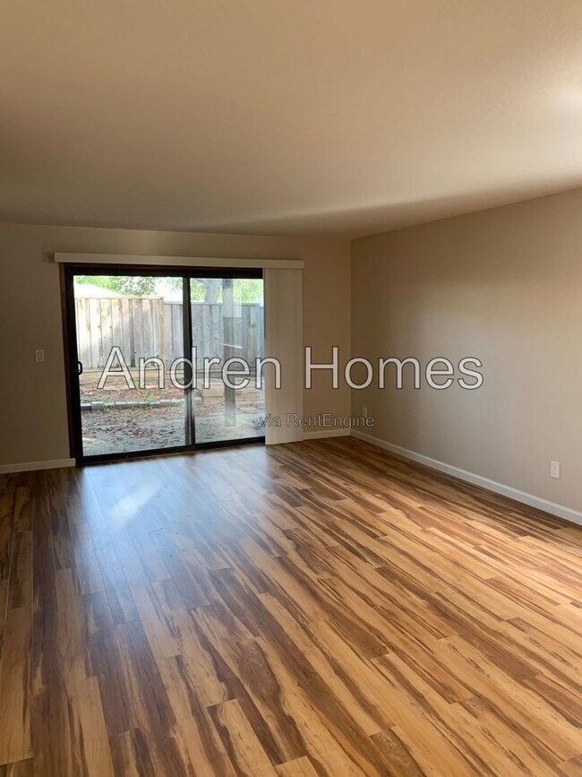 Building Photo - 150 Sea Ridge Ct