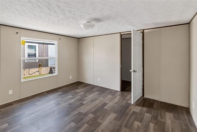 Building Photo - 5670 US-290