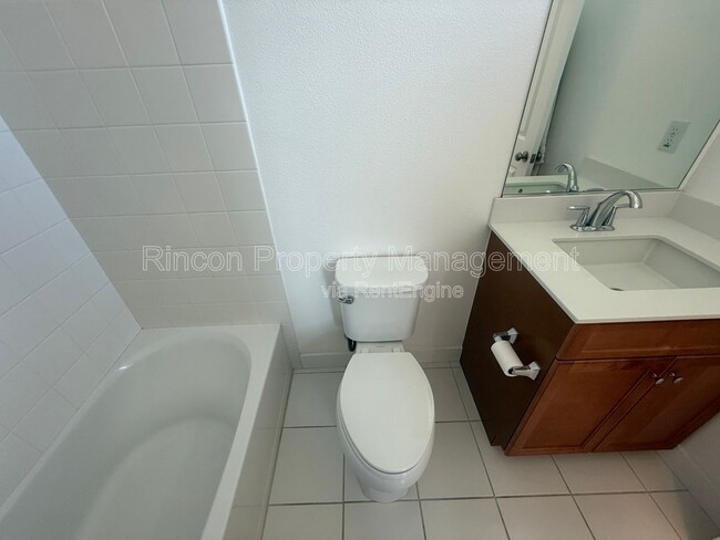 Building Photo - 43 Jensen Ct