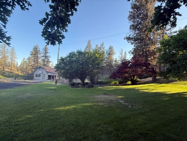 Building Photo - Country Living in Cheney