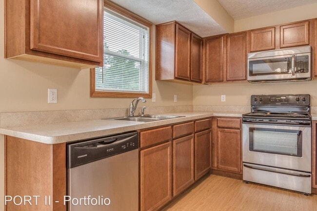 Building Photo - 3 br, 1 bath House - 377 Station 44 Pl Uni...