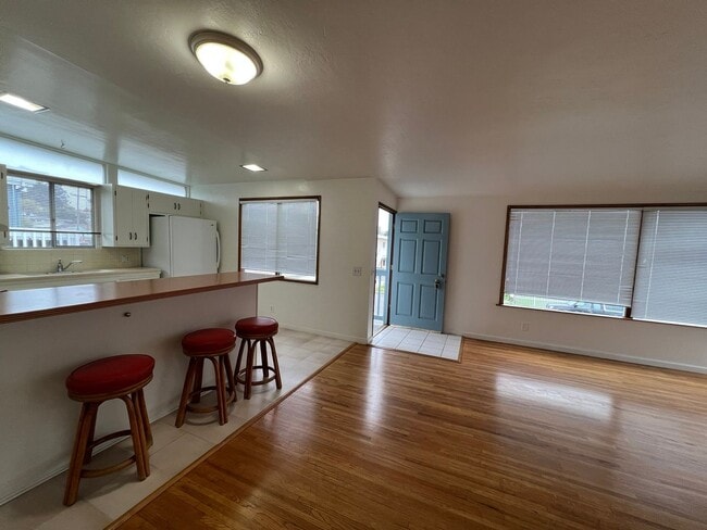 Building Photo - LSMCW421