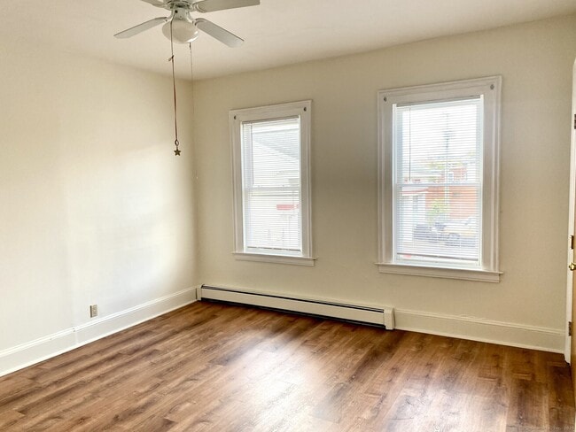 Building Photo - 369 Park St