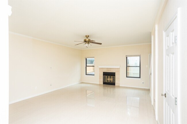 Building Photo - 9800 Pagewood Ln