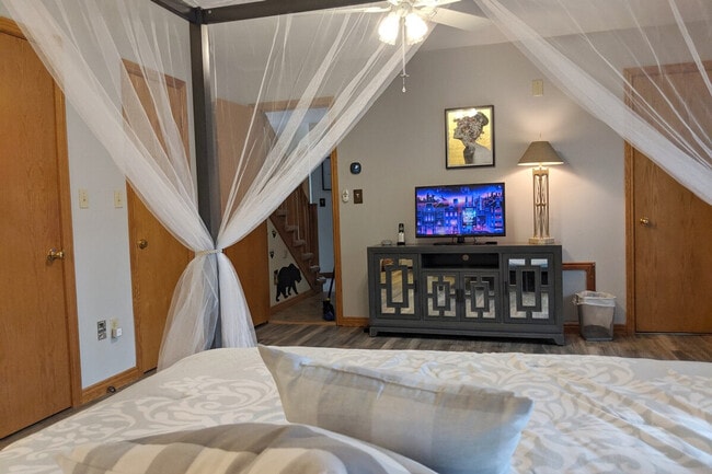 Building Photo - 66 Paquette Dr