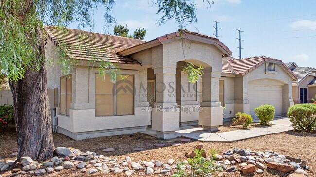 Building Photo - 2033 E Willow Wick Rd