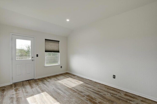 Building Photo - 173 Rafe Ct