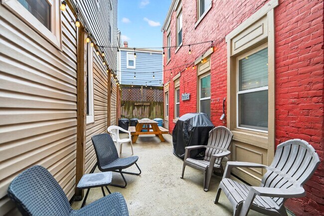 Building Photo - 2714 Jane St