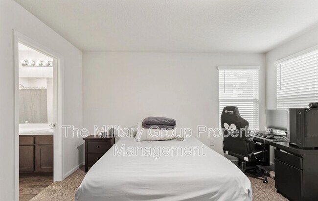 Building Photo - 15661 Strawberry Roan Ct