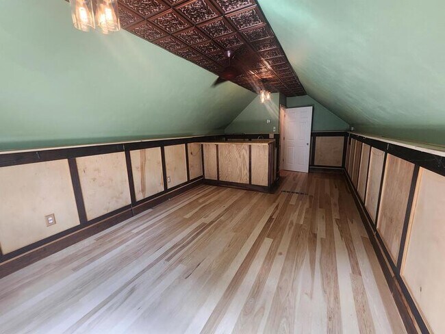 Building Photo - 720 Aguila Dr