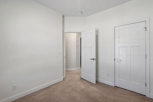 Building Photo - 4316 Summercrest Blvd