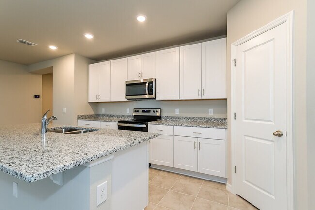 Building Photo - 1130 Oak Vly Dr