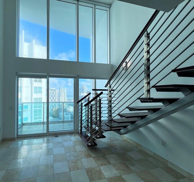 Primary Photo - 41 SE 5th St