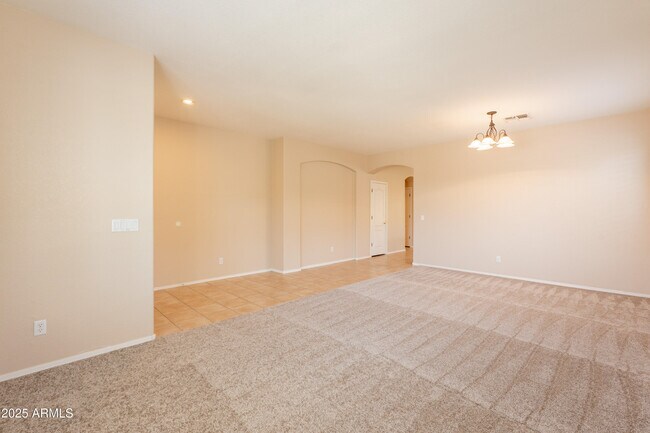 Building Photo - 1738 W Glenhaven Dr