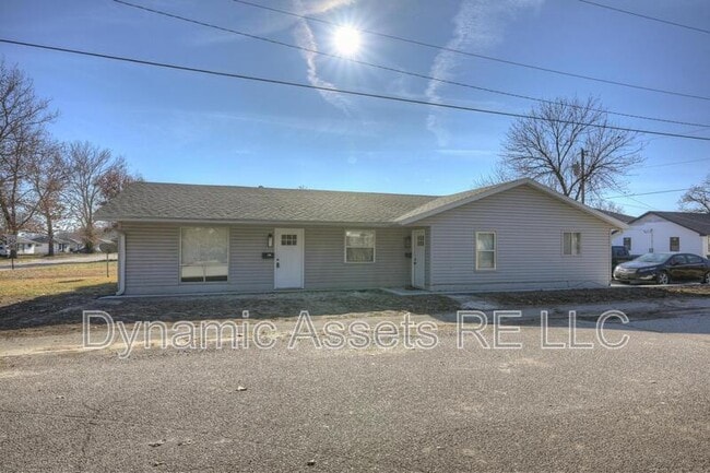 Building Photo - 1902 John F Kennedy St