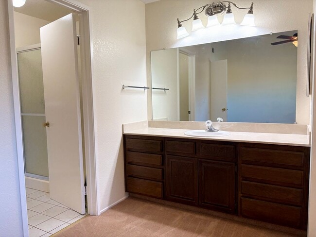 Building Photo - SOLAR POWERED 3 Bedroom 2 bath with large ...