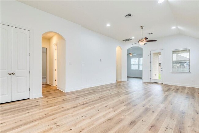 Building Photo - 5309 Anaheim Ave