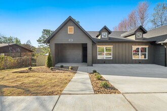 Building Photo - Brand New Duplex in Fayetteville!