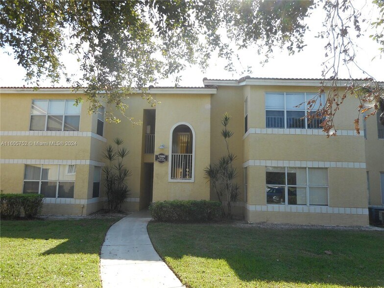 Primary Photo - 12980 Vista Isles Dr