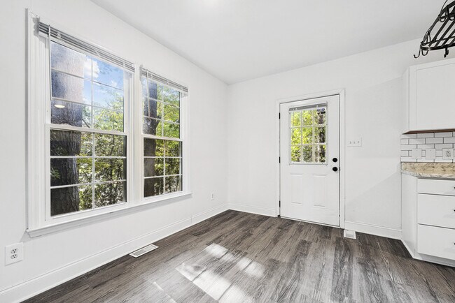 Building Photo - 6101 Highcastle Ct
