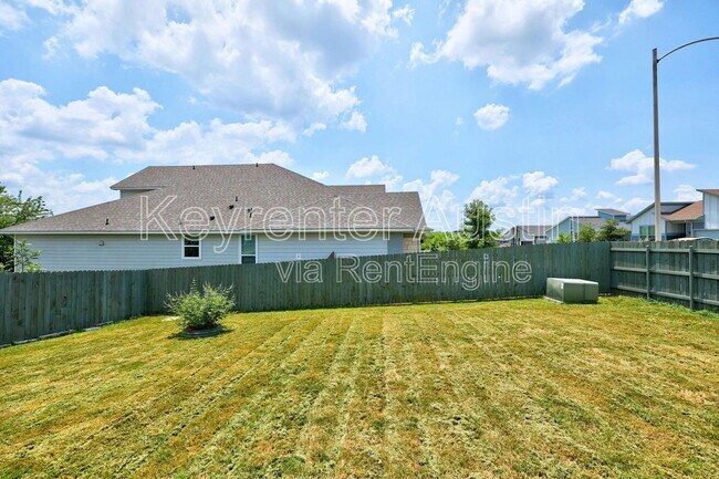 Building Photo - 9901 Dalliance Ln