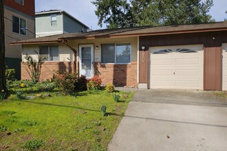 Building Photo - HANS01