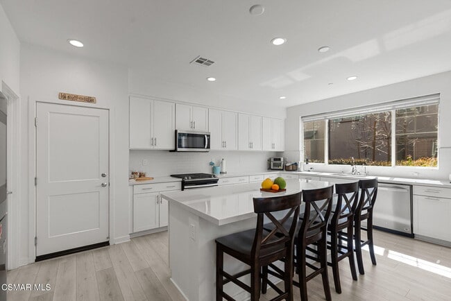 Building Photo - 122 Red Brick Dr