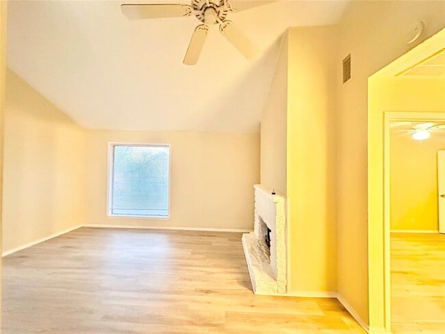 Building Photo - 4302 Scottsdale Rd