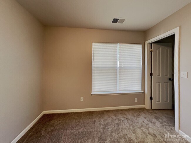 Building Photo - 6631 Sunman Rd
