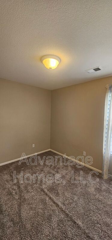 Building Photo - 809 Midjay Dr