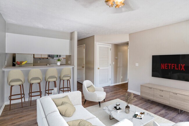 Building Photo - Holloway Street Apartments