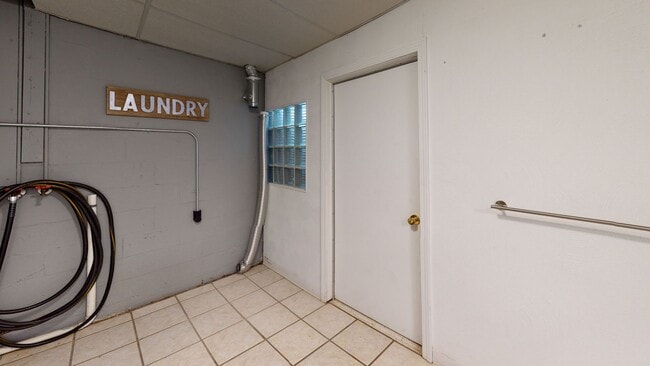Building Photo - Charming 3-Bedroom, 2-Bath Single-Family H...