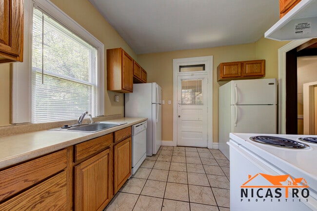 Building Photo - 202 Frambes Ave