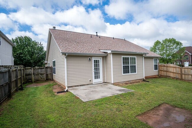 Building Photo - Great Jonesboro Living, 4 Bedroom, 3 Bath