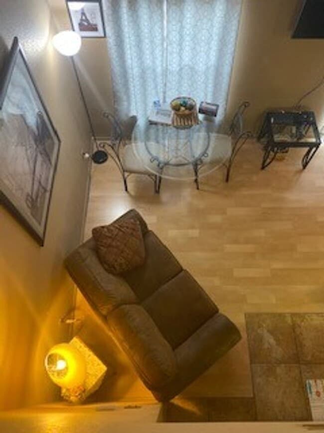 Building Photo - Furnished 2 bedroom 2 bath Loft Style Open...