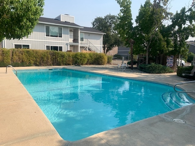 Community Pool - 911 Jamieson Ct