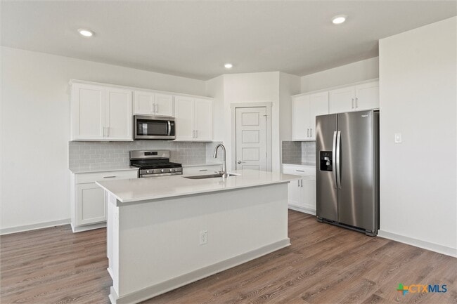 Building Photo - 530 Wilshire Rd