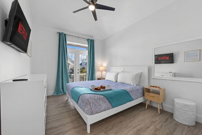 Building Photo - 4456 Luke Ave