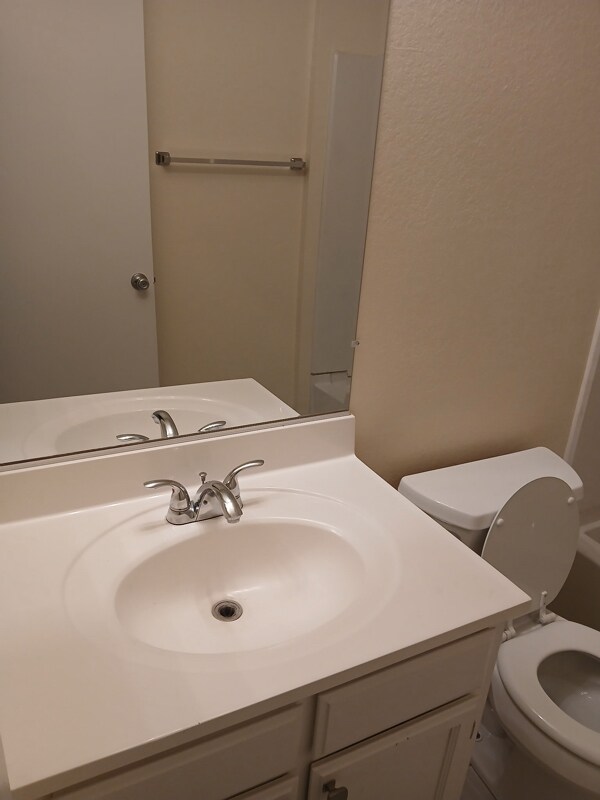 Building Photo - 38550 22nd St E