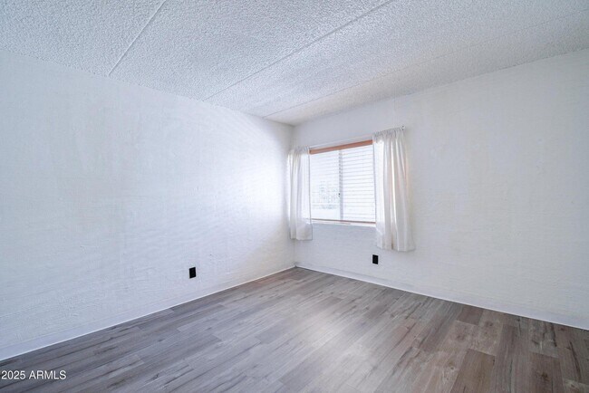 Building Photo - 3416 N 44th St