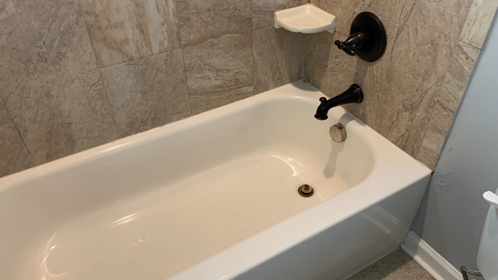 Building Photo - Room in House on Pineland Cir