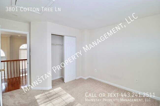 Building Photo - Beautiful 5 Bedroom SFH in Family Friendly...