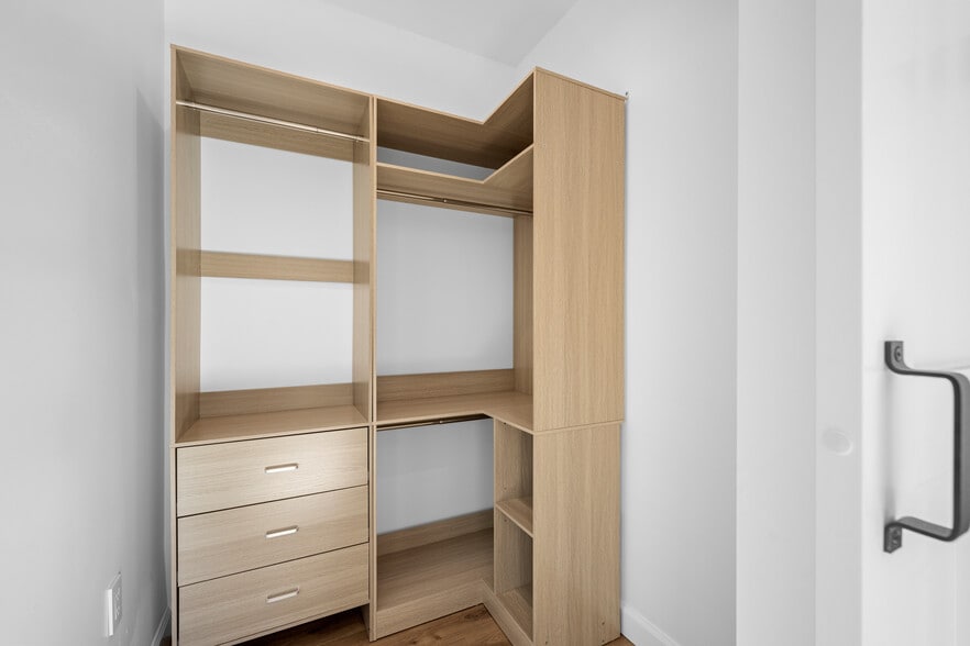 Building Photo - 14302 Van Nuys Blvd