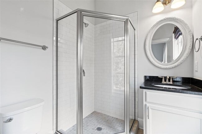 Building Photo - 821 Virginia Park Cir NE