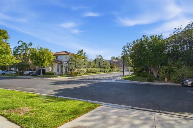 Building Photo - 27946 Periwinkle Ln