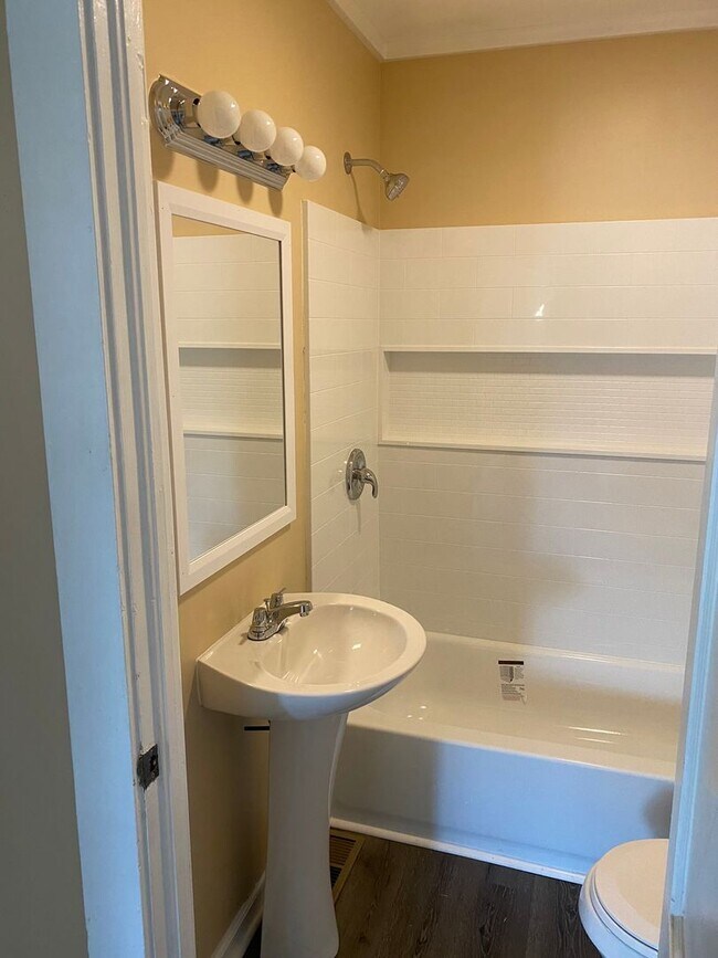 Building Photo - Mobley